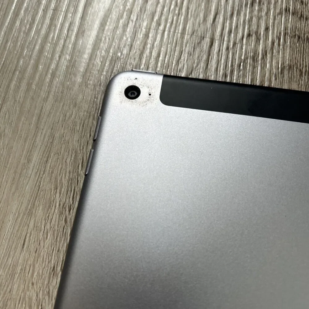 Apple iPad Air 2nd Gen A1567 9.7